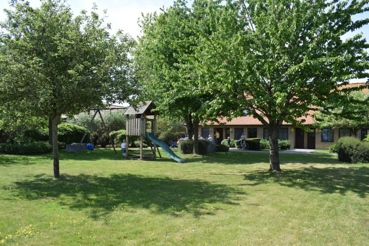 De Meiboom Vakantiehoeve Tot 21 Pers Langemark Kültér fotó